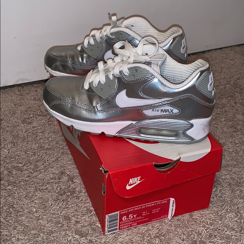 Metallic silver Nike AirMax 90. Size 6.5 in kids